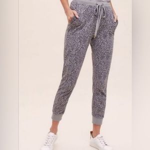 Anthropology joggers leopard size S
